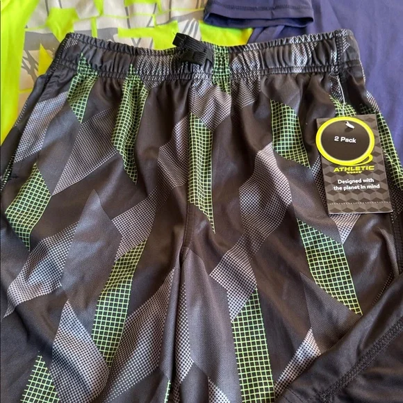 CAT & JACK, ATHLETIC WORKS BOYS BUNDLE OF 5 SHIRTS/SHORTS IN SZ L (8-10)…NICE! - Picture 2 of 10